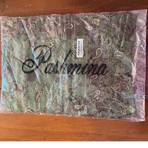 New Pashmina Womens Scarf 55% Pashmina 45% SIlk Green Brown Paisley 73 in long